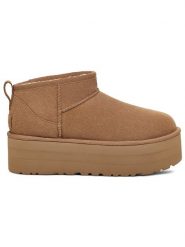UGG Botki "Ultra Mini" w kolorze jasnobrązowym ze skóry jagnięcej rozmiar: 39. Brązowe botki UGG, bez wzorów, ze skóry, z okrągłym noskiem, bez obcasa, bez zapięcia. Za 699.51 zł.