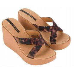 Klapki dla kobiet Ipanema HIGH FASHION SLIDE. Brązowe klapki Ipanema, bez wzorów, bez obcasa. Za 179.00 zł.