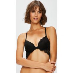 Undiz - Biustonosz Butterfliz. Czarne biustonosze Undiz, bez wzorów, z koronki. W wyprzedaży za 49.90 zł.