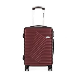 Walizka na kółkach Sapphire ST-140 czerwona - średnia M DUO. Czerwone walizki Sapphire, bez wzorów, średnie. W wyprzedaży za 114.80 zł.