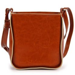 Skórzana listonoszka DAN-A T396 camel. Brązowe torebki klasyczne DAN-A, bez wzorów, ze skóry, bez dodatków. Za 199.99 zł.