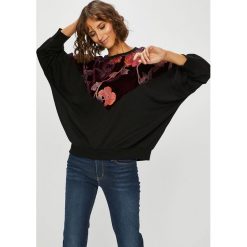 Only - Bluza. Czerwone bluzy Only, l, bez wzorów, z dzianiny, z kapturem. W wyprzedaży za 89.90 zł.
