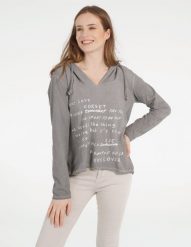 Bluzka z nadrukiem. Białe bluzki Unisono, s, bez wzorów, z materiału, klasyczne, bez kołnierzyka, bez ramiączek. Za 129.00 zł.