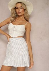 Białe Szorty Spódnica z Bawełny w Paski High Waist Celandine. Białe szorty Renee, bez wzorów, z bawełny, z podwyższonym stanem. Za 44.99 zł.