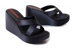 IPANEMA Colore Fem 83423 black/grey, klapki damskie. Czarne klapki Ipanema, bez wzorów, bez obcasa. Za 153.93 zł.