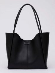 Shaka Torebka w kolorze czarnym - 30 x 29 x 9 cm rozmiar: onesize. Czarne torby na ramię Shaka, bez wzorów, z materiału, na ramię, bez dodatków. Za 100.99 zł.