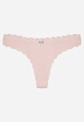 Jasnoróżowe Prążkowane Majtki Stringi z Bawełny Ilweda. Czerwone stringi Renee, bez wzorów, z bawełny. Za 4.99 zł.