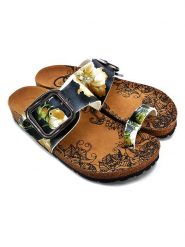 Calceo Japonki w kolorze czarnym ze wzorem rozmiar: 39. Czarne klapki Calceo, bez wzorów, z materiału, z otwartym noskiem, bez obcasa. Za 165.99 zł.