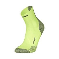 Skarpetki do biegania Kiprun Run 900 średnie cienkie. Żółte skarpety KIPRUN, bez wzorów, z elastanu. Za 39.99 zł.