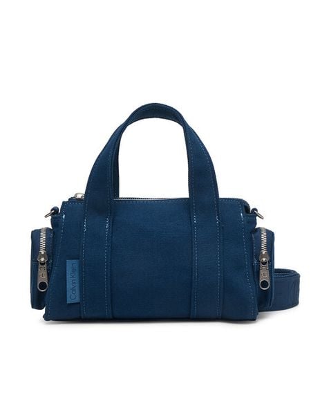 Calvin Klein Torebka Webbing Strap Canvas Pocket Bag LV04F3464G Niebieski. Niebieskie torebki klasyczne Calvin Klein, bez wzorów, z materiału, bez dodatków. Za 449.99 zł.