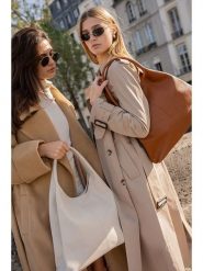 Maison héritage PARIS Skórzana torebka "Tikki" w kolorze beżowym - 40 x 28 x 14 cm rozmiar: onesize. Brązowe torby na ramię Maison héritage PARIS, bez wzorów, z materiału, na ramię, bez dodatków. Za 338.21 zł.