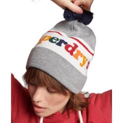 Czapka z logo dla kobiet Superdry Essential. Szare czapki Superdry, bez wzorów. W wyprzedaży za 99.30 zł.
