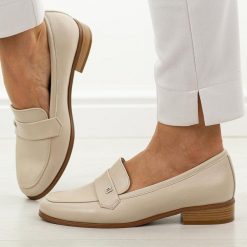 Beżowe mokasyny damskie Potocki 12786. Brązowe mokasyny POTOCKI, na jesień, bez wzorów, z jeansu, bez obcasa. Za 189.00 zł.