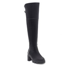 Muszkieterki DeeZee. Czarne kozaki DeeZee, bez obcasa, na słupku, bez zapięcia. Za 175.99 zł.