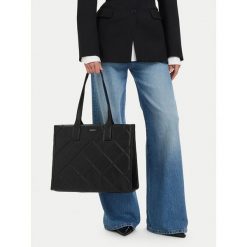 Torebka JENNY. Czarne shopper Jenny, bez wzorów, bez dodatków. Za 159.99 zł.