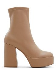 CALL IT SPRING Botki w kolorze jasnobrązowym na obcasie rozmiar: 39. Brązowe botki Call it Spring, bez wzorów, bez obcasa, na obcasie, bez zapięcia. Za 82.99 zł.