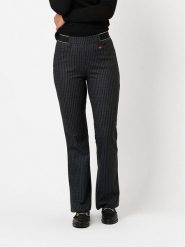 Rosner Spodnie w kolorze czarnym rozmiar: 48K. Czarne spodnie materiałowe Rosner, na imprezę, bez wzorów, z materiału. Za 152.99 zł.