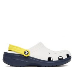 Klapki Crocs. Białe klapki Crocs, bez wzorów, bez obcasa. Za 229.99 zł.