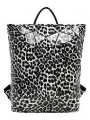 SURI FREY Plecak "Jessy-Lu" w kolorze czarno-białym - 32 x 34 x 10 cm rozmiar: onesize. Czarne plecaki Suri Frey, bez wzorów, z materiału. Za 86.99 zł.