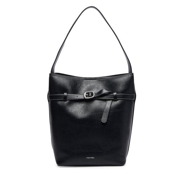 Torebka Calvin Klein. Czarne torebki klasyczne Calvin Klein, bez wzorów, bez dodatków. Za 649.99 zł.