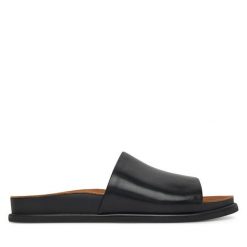 Klapki Vagabond Shoemakers. Czarne klapki Vagabond Shoemakers, bez wzorów, bez obcasa. Za 349.99 zł.