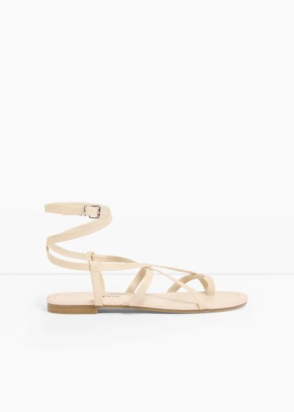 Sandały z paseczków. Brązowe sandały bonprix, bez wzorów, bez obcasa, bez zapięcia. Za 32.99 zł.