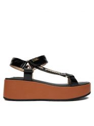 Liu Jo Sandały Flo 05 SA6151 EX226 Czarny. Czarne sandały Liu Jo, bez wzorów, ze skóry, bez obcasa, na koturnie, bez zapięcia. Za 639.99 zł.