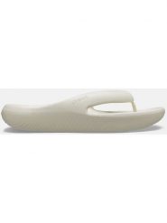 Crocs Japonki "Mellow" w kolorze kremowym rozmiar: 43/44. Brązowe klapki Crocs, bez wzorów, z otwartym noskiem, bez obcasa. Za 96.83 zł.