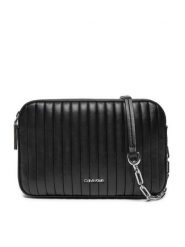 Calvin Klein Torebka Mini Line Quilt Camera Bag K60K613078 Czarny. Czarne listonoszki Calvin Klein, bez wzorów, ze skóry, bez dodatków. Za 269.99 zł.