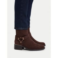 Botki JENNY. Brązowe botki Jenny, bez wzorów, bez obcasa, na słupku, bez zapięcia. Za 179.99 zł.