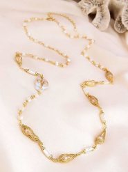 Pierres de Jade Pozłacany naszyjnik z elementami ozdobnymi - dł. 45 cm rozmiar: onesize. Białe naszyjniki Pierres de Jade, z perłą, pozłacane. Za 113.99 zł.