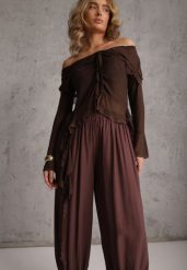 Brązowe Spodnie High Waist o Kroju Balloon Mezesha. Brązowe spodnie materiałowe Renee, na co dzień, l, bez wzorów, z jeansu, z podwyższonym stanem, krótkie. Za 89.99 zł.