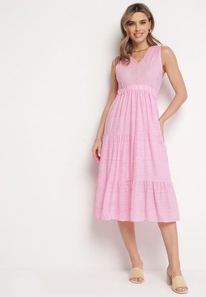 Różowa Bawełniana Sukienka Midi Rozkloszowana z Troczkiem i Ozdobnymi Haftami Kirriela. Czerwone sukienki Born2be, na lato, l, bez wzorów, z bawełny, bez kołnierzyka, bez ramiączek, midi, rozkloszowane. Za 99.99 zł.