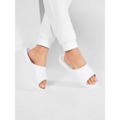 Japonki Nike Victori One, Kobiety. Białe klapki Nike, bez wzorów, z gumy, bez obcasa. Za 267.00 zł.