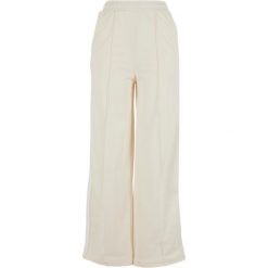 Damskie spodnie dresowe Urban Classics Pin Tuck. Białe spodnie dresowe Urban Classics, bez wzorów, z dresówki. Za 191.00 zł.