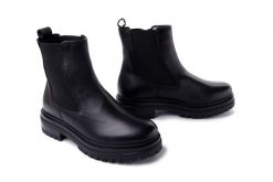 MACIEJKA P2133-01/00-7 czarny, botki damskie. Czarne botki Maciejka, na zimę, bez wzorów, z gumy, bez obcasa, na obcasie, bez zapięcia. Za 314.90 zł.