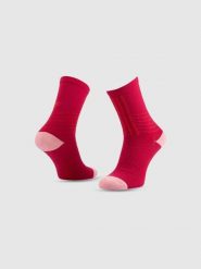 4F Skarpetki trekkingowe długie damskie - różowe 39-42. Czerwone skarpety 4f, bez wzorów, z wełny. Za 49.99 zł.