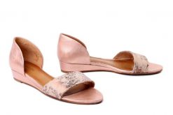 MACIEJKA 01971-71/00-5 miedziano-złoty, sandały damskie. Żółte sandały Maciejka, bez wzorów, ze skóry, bez obcasa, bez zapięcia. Za 284.67 zł.