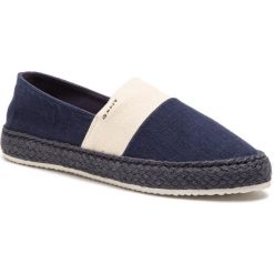 Espadryle GANT - Krista 18568368 Marine G69. Niebieskie espadryle GANT, bez wzorów, z materiału, bez obcasa, na płaskiej podeszwie, bez zapięcia. W wyprzedaży za 189.00 zł.