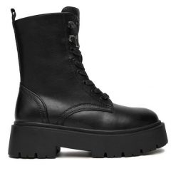 Trzewiki Nine West. Czarne botki Nine West, bez wzorów, bez obcasa, na płaskiej podeszwie, bez zapięcia. Za 279.99 zł.