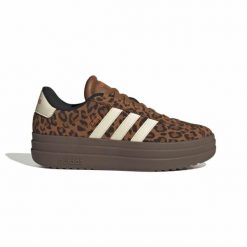 Buty sportowe VL Court Bold dla kobiet adidas. Brązowe obuwie sportowe Adidas, bez zapięcia. Za 447.50 zł.