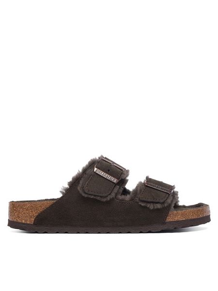 Birkenstock Klapki Arizona Shearling 1020528 Brązowy. Brązowe klapki Birkenstock, bez wzorów, ze skóry, bez obcasa. Za 608.99 zł.