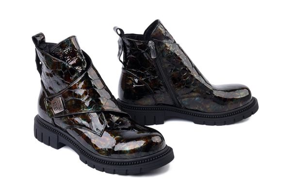 BOCCATO 064.300 S.A 65 T 28SYH wielokolorowy, botki damskie. Botki Boccato, bez wzorów, ze skóry, bez obcasa, na obcasie, bez zapięcia. Za 364.41 zł.