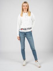 Tommy Jeans Jeansy "Sylvia" | DW0DW11594 | Sylvia | Kobieta | Niebieski. Niebieskie jeansy TOMMY HILFIGER, bez wzorów. W wyprzedaży za 259.00 zł.