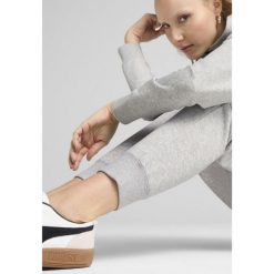 Damskie spodnie dresowe z małym logo No.1 ESS PUMA Light Gray Heather. Czarne spodnie dresowe Puma, xs, bez wzorów, z dresówki, trekkingowe. W wyprzedaży za 114.00 zł.