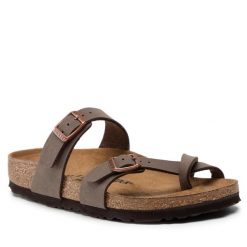 Japonki Birkenstock. Brązowe klapki Birkenstock, bez wzorów, bez obcasa. Za 349.99 zł.