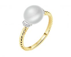 Pierścionek z żółtego złota z diamentami i perłą - próba 585. Żółte pierścionki Apart, z diamentem, złote. Za 2,659.00 zł.