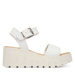 Sandały Tamaris. Białe sandały Tamaris, bez wzorów, bez obcasa, na koturnie, bez zapięcia. Za 339.99 zł.