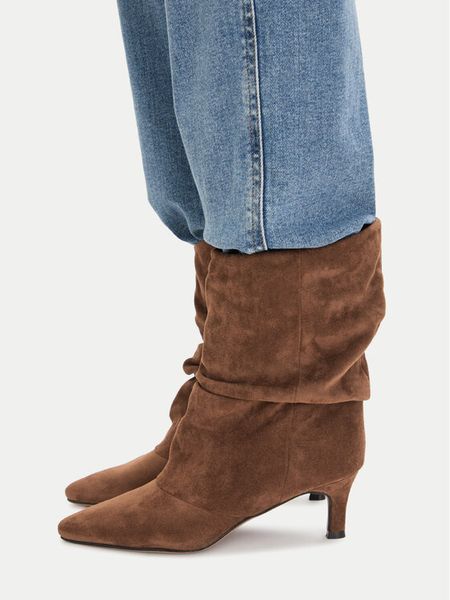 DeeZee Botki CEO-WS25319-02 Brązowy. Brązowe botki DeeZee, bez wzorów, z materiału, bez obcasa, na słupku, bez zapięcia. Za 199.99 zł.
