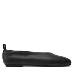 Baleriny Calvin Klein Jeans. Czarne baleriny Calvin Klein Jeans, bez wzorów, z jeansu, bez obcasa. Za 309.99 zł.